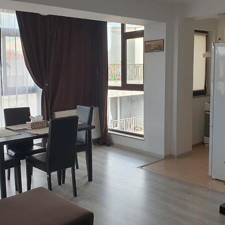 Apartament Lulu Mamaia Nord, 3 Minute De Plaja Navodari Bagian luar foto