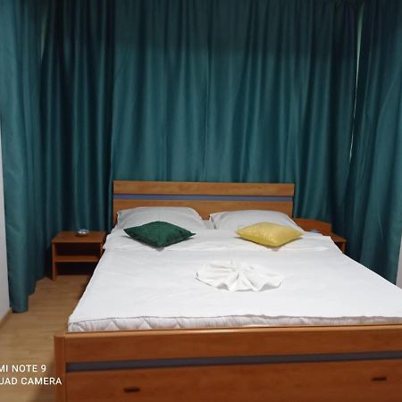 Apartament Lulu Mamaia Nord, 3 Minute De Plaja Navodari Bagian luar foto