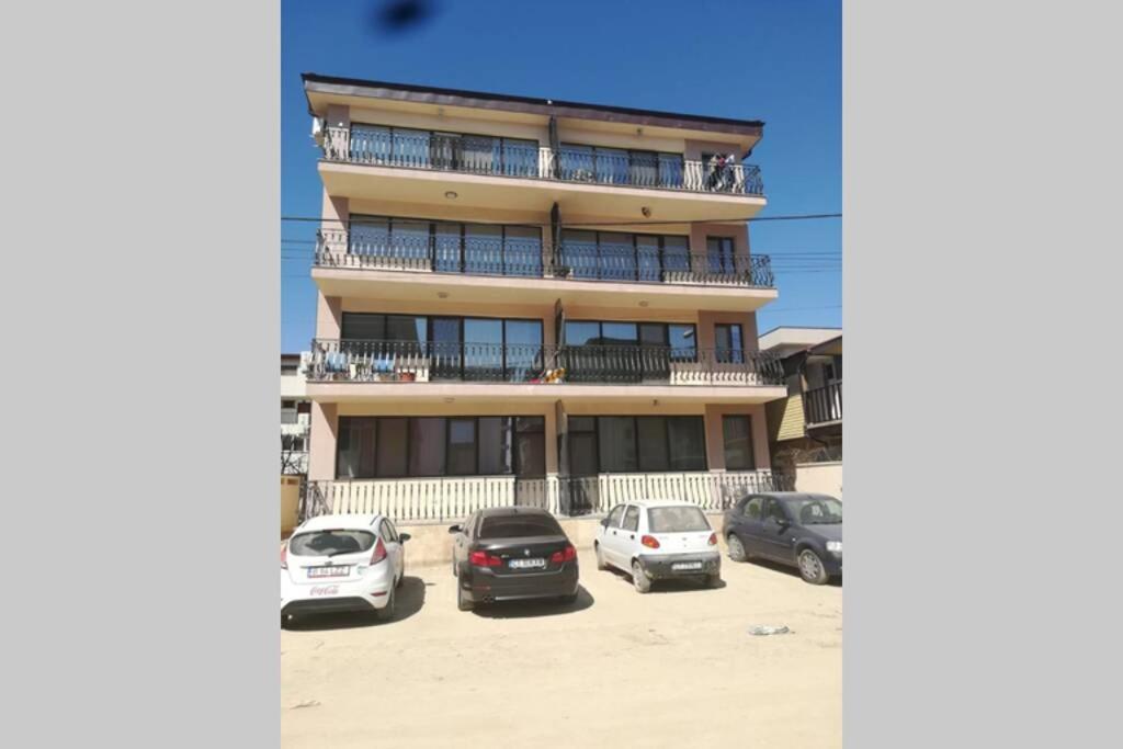 Apartament Lulu Mamaia Nord, 3 Minute De Plaja Navodari Bagian luar foto
