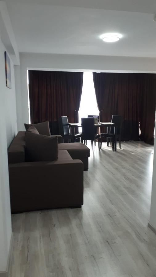 Apartament Lulu Mamaia Nord, 3 Minute De Plaja Navodari Bagian luar foto