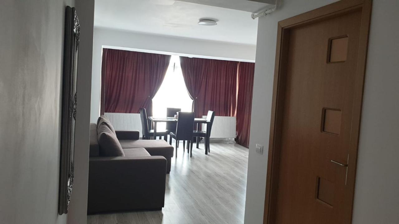 Apartament Lulu Mamaia Nord, 3 Minute De Plaja Navodari Bagian luar foto